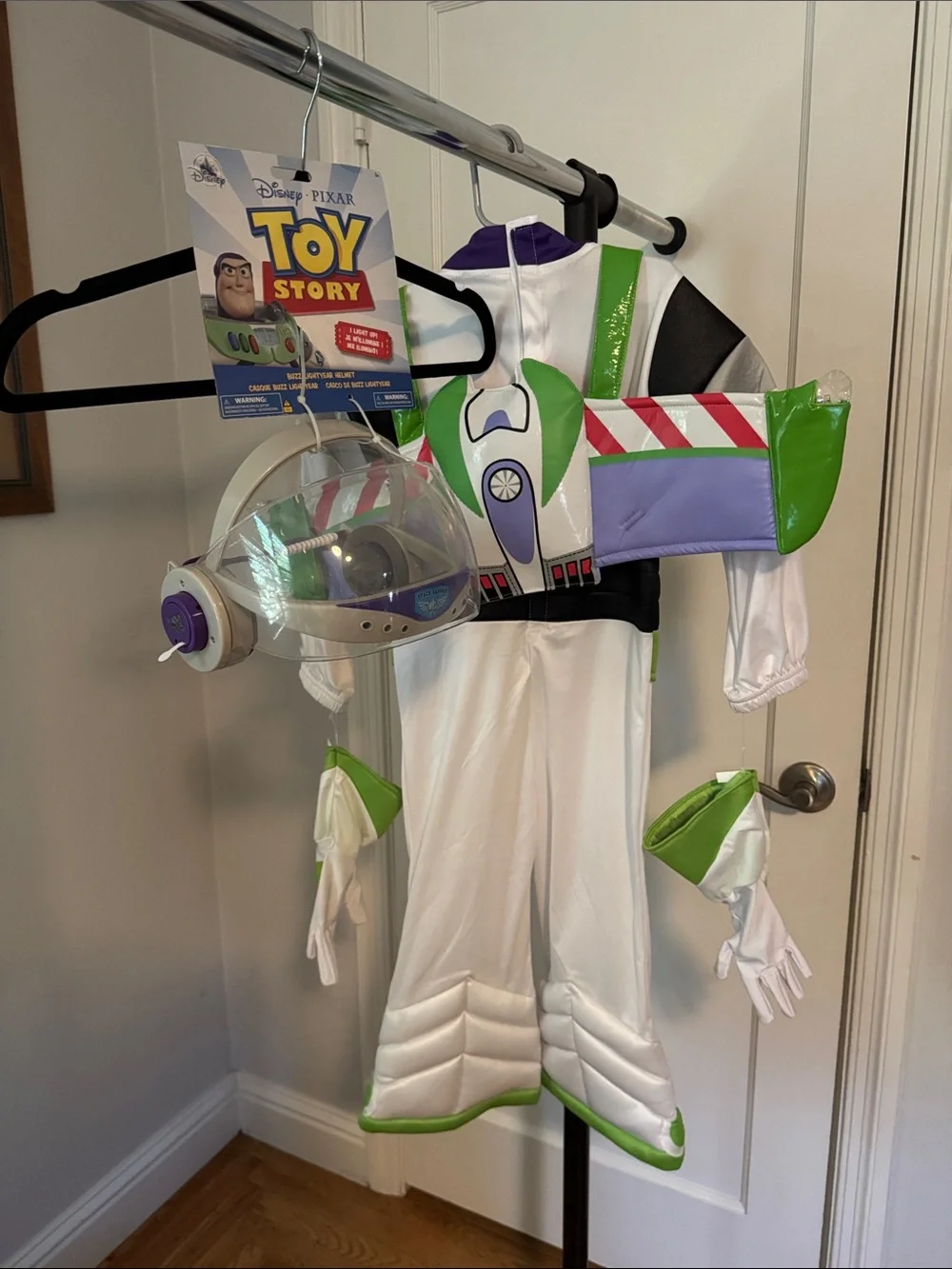 Disney Buzz Lightyear Costume - Space Ranger Suit & Light Up Helmet NWT - Picture 5 of 9